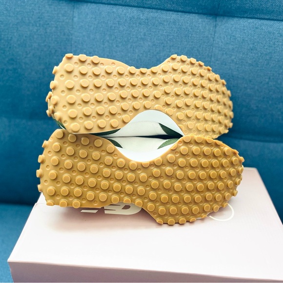 New Balance 327 RARE Womens Casual Sneakers Shoes White Green Tan size 6 - Picture 14 of 16